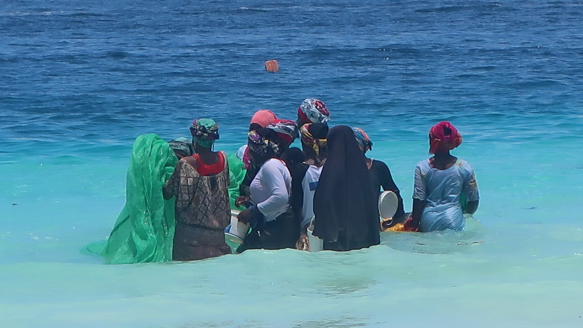 Fishing women